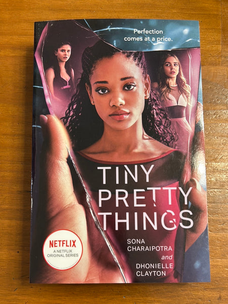 Clayton, Dhonielle - Tiny Pretty Things (Paperback)