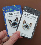 Patch Press Pin - Cat Siamese (gold metal)