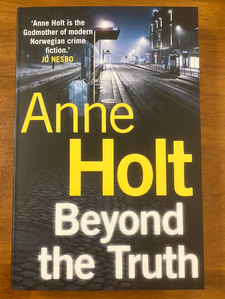 Holt, Anne - Beyond the Truth (Paperback)