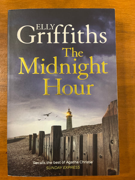 Griffiths, Elly - Midnight Hour (Trade Paperback)