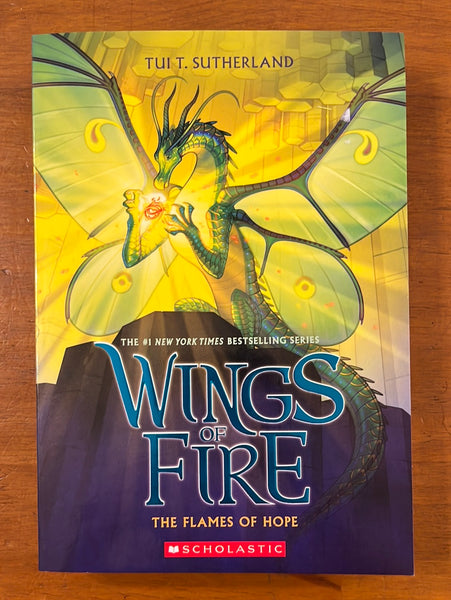 Sutherland, Tui - Wings of Fire 15 Flames of Hope (Paperback)