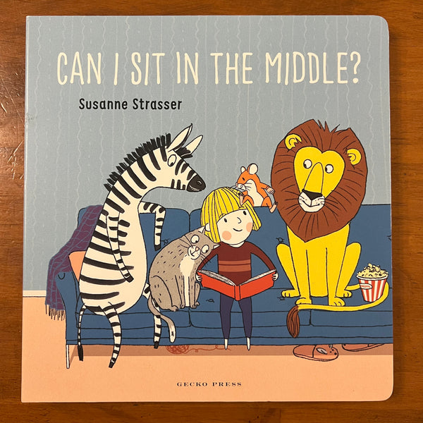 Strasser, Susanne - Can I Sit in the Middle (Board Book)