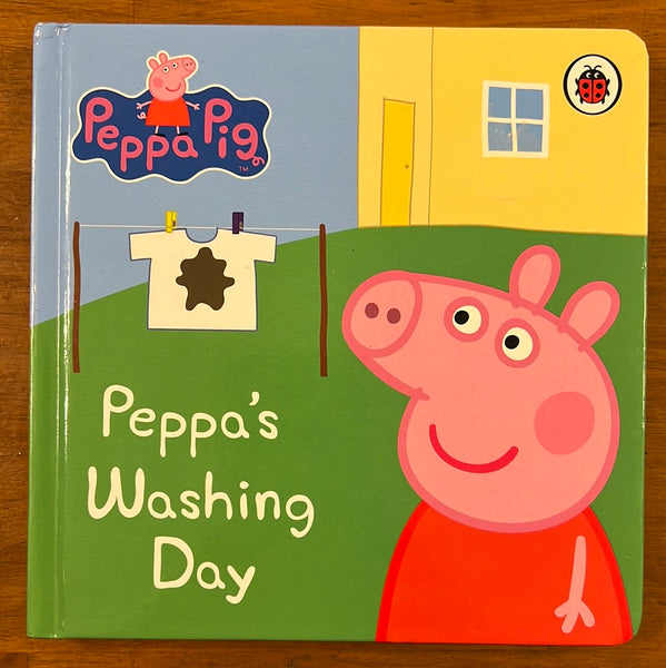 Peppa Pig - Peppa's Washing Day (Board Book)