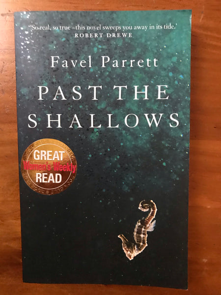 Parrett, Favel - Past the Shallows (Paperback)