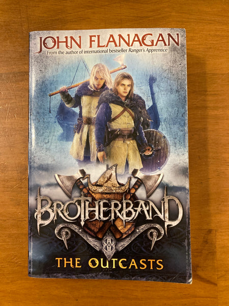 Flanagan, John - Brotherband 01 Outcasts (Paperback)