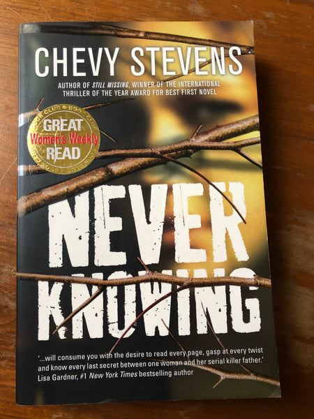 Stevens, Chevy - Never Knowing (Trade Paperback)