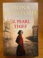McIntosh, Fiona - Pearl Thief (Trade Paperback)