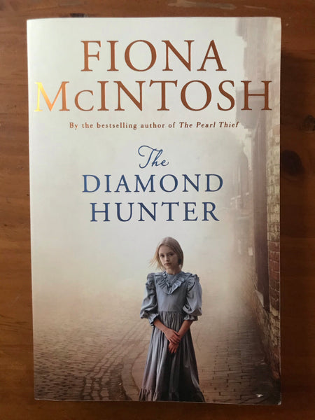 McIntosh, Fiona - Diamond Hunter (Trade Paperback)