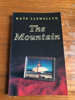 Llewellyn, Kate - Mountain (Paperback)