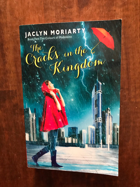 Moriarty, Jaclyn - Cracks in the Kingdom (Paperback)