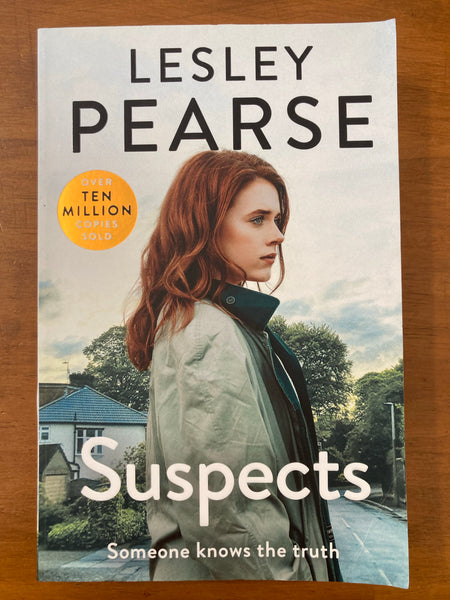 Pearse, Lesley - Suspects (Trade Paperback)