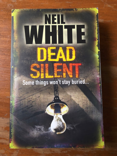 White, Neil - Dead Silent (Paperback)